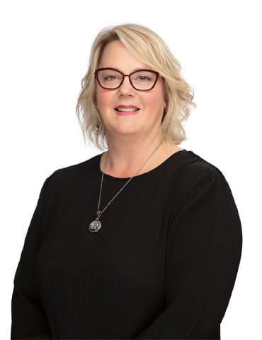 Lisa Kommes Headshot